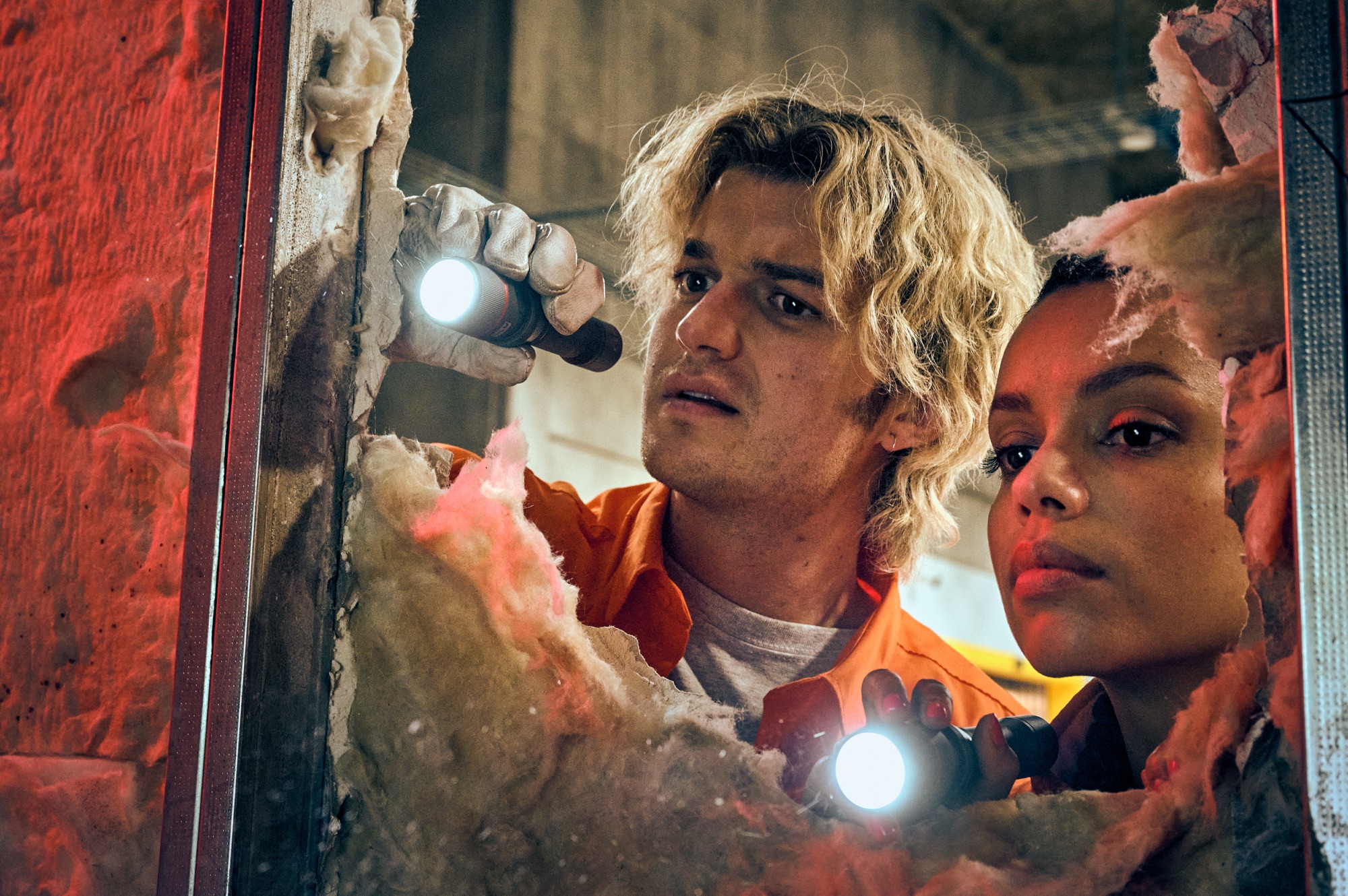 Joe Keery, astro de Stranger Things, enfrenta o caos em&nbsp;Alerta Apocalipse, que&nbsp;chega aos cinemas em 22 de janeiro